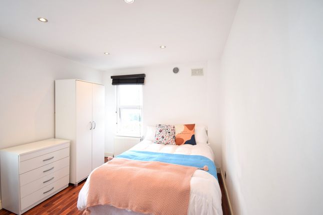 Thumbnail Room to rent in Rucklidge Avenue, London
