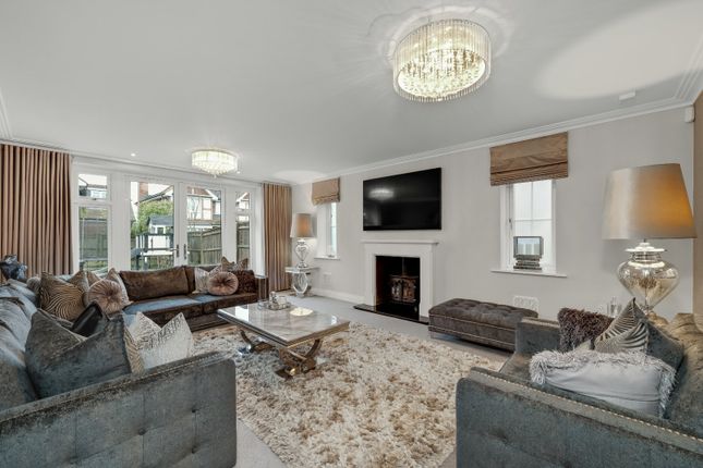 1, Scholars View, Thames Ditton photo 3