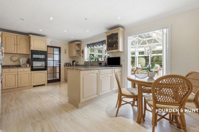 13 Fordyce Close, Hornchurch photo 3