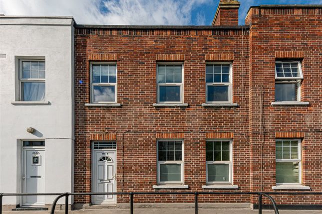 A, 371, Holloway Road, London photo 2