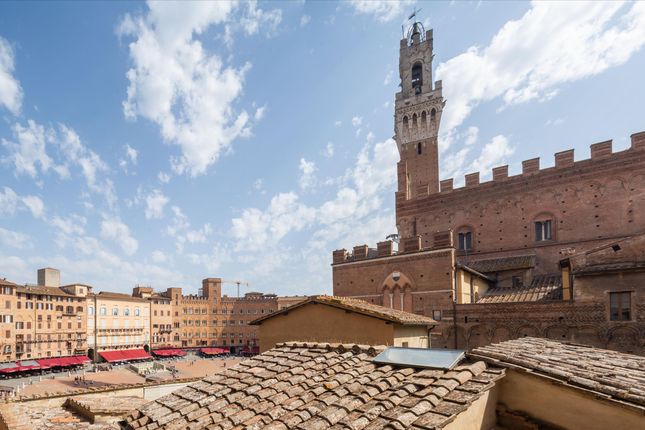 Apartment for sale in Piazza Del Campo, Siena, Tuscany, Italy