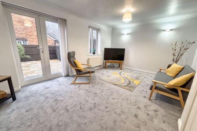 19 Cae Llwydcoed, Bridgend photo 3