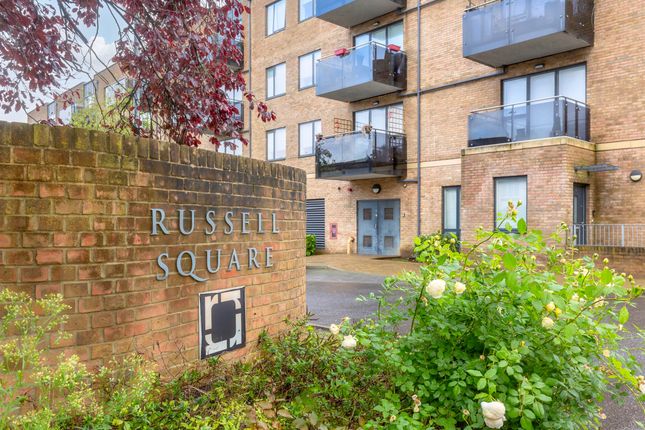 2-bed flat on Flat 59, Russell Square,, Russells Crescent, Surrey, £262,500