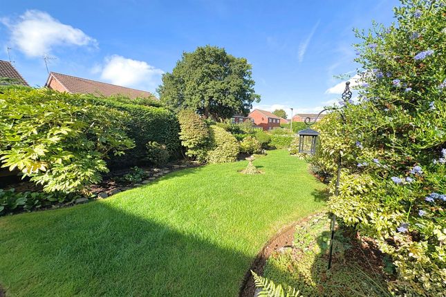 1 Troon Close, Crewe photo 3