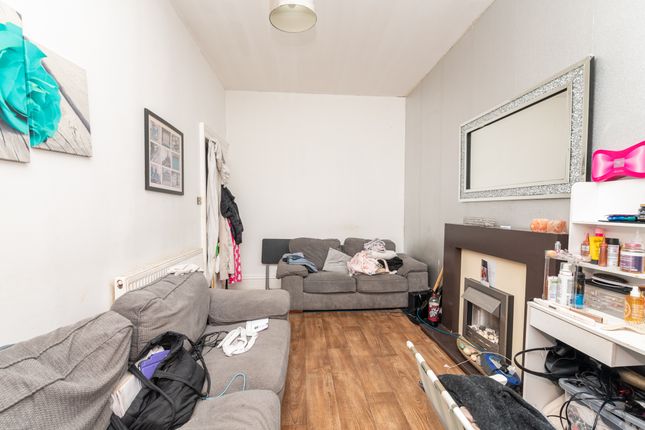 3, Kirkland, Leven photo 4