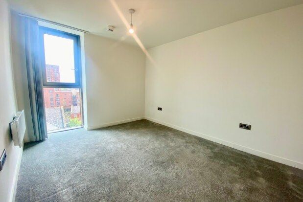 Flat to rent in Store Street, Manchester