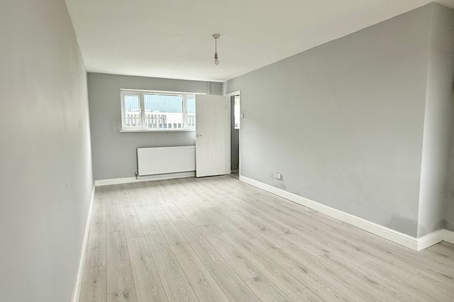 28, Heol Brychan, Swansea Road, Merthyr Tydfil photo 3