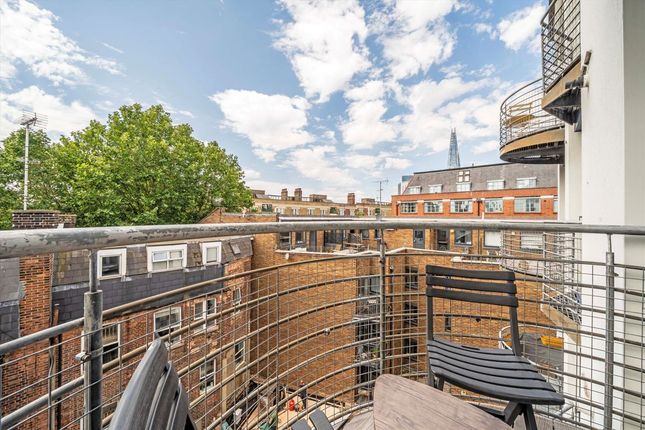 Flat 20, 21, Three Oak Lane, London photo 4