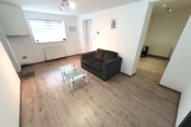 50 Henderson Avenue, Flat 3, Scunthorpe, Dn15 7Rx