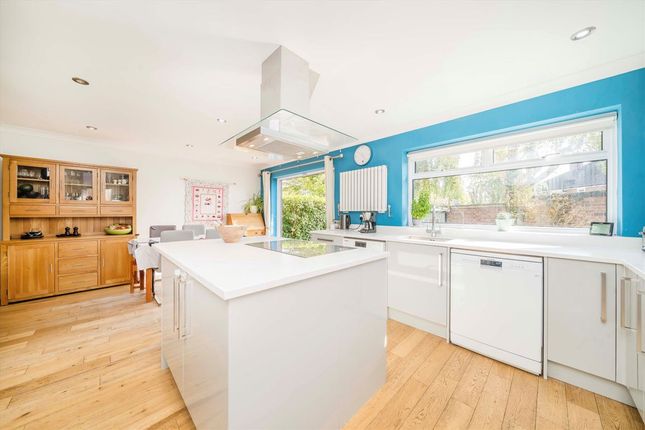 Rickards Close, Surbiton photo 3