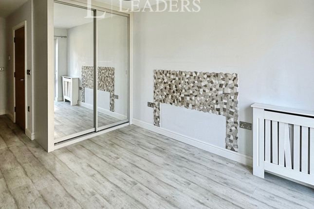 Flat 1, 5, Abbess Way, Waterloovillle photo 3