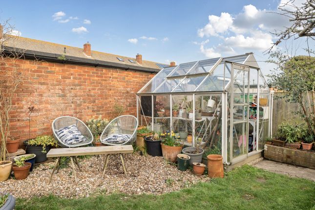 30 Seafield Close, Chichester photo 4