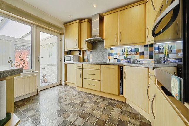 8, Boulsworth Crescent, Lancashire photo 4