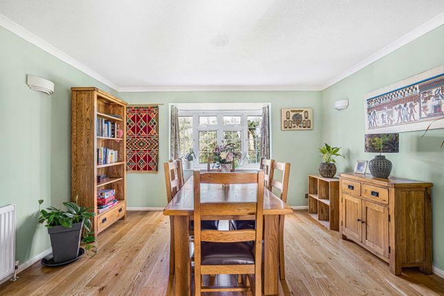 55, Woodland Rise, Dunstable photo 4
