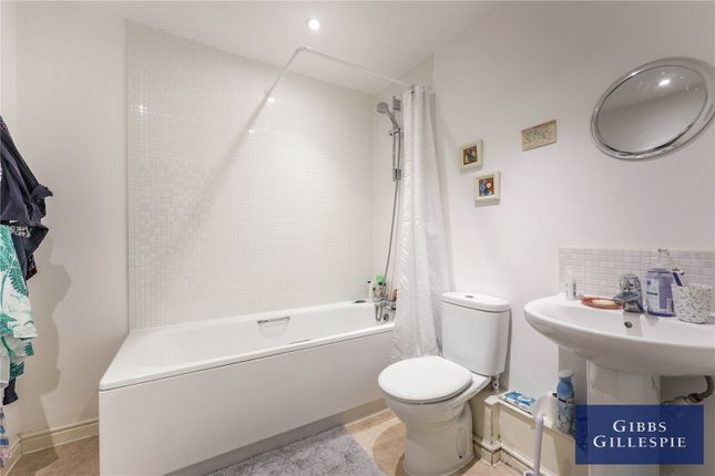 1A, Cooper House, 21, Coleridge Drive, Middlesex photo 4
