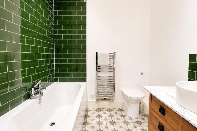 Flat 2, Sussex House, 110, Marina, St. Leonards-On-Sea photo 4
