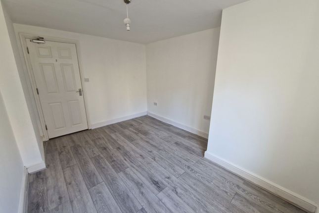 Flat 6 Logun Court, Gun Lane, Lowestoft photo 5