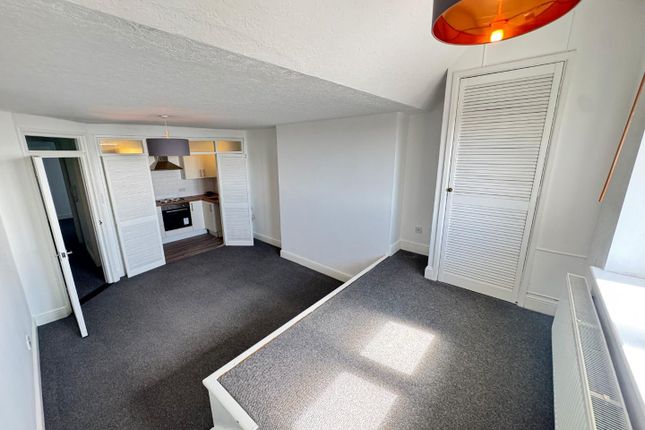 Flat 18, Mary Rose Court 20-21, South Parade, Southsea photo 4