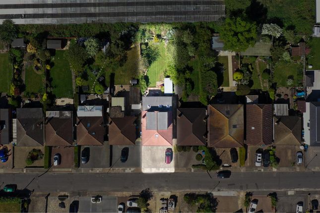 25, Beech Avenue, Enfield photo 3