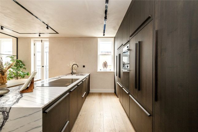 6, Russell Gardens Mews, Kensington photo 4