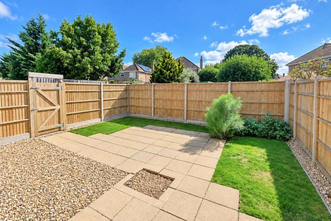 20, Lodge Gardens, Gosport photo 4