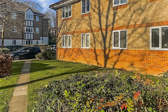 Flat for sale in Woodland Grove, Epping, Essex