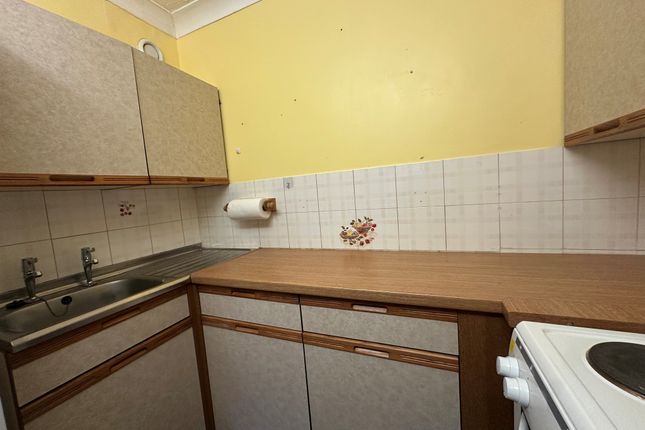 Flat 2, Grosvenor Park, Pennhouse Avenue, Wolverhampton photo 3