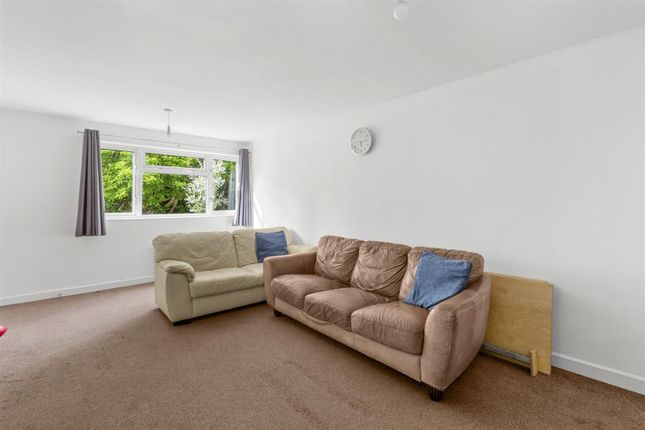 2, James Road, High Wycombe photo 4