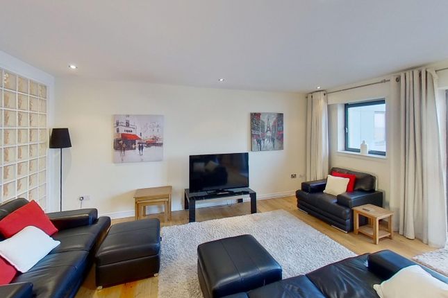 172/9, Lower Granton Road, Edinburgh photo 3