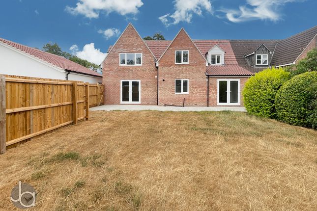 26, Harwich Road, Colchester photo 2