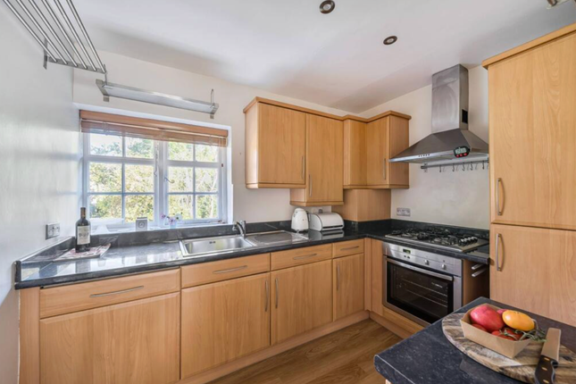 Neale Close, Neale Close, Hampstead Garden Suburb photo 4