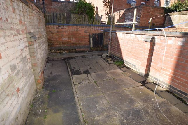 Terraced house to rent in Skipworth Street, Leicester
