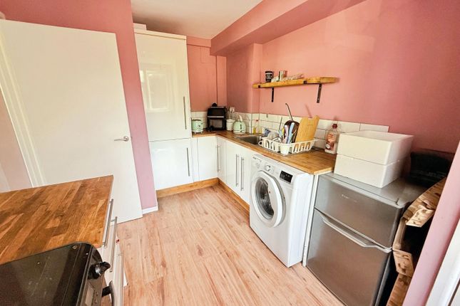Flat 12, Brunel House, Bath, BANES photo 2