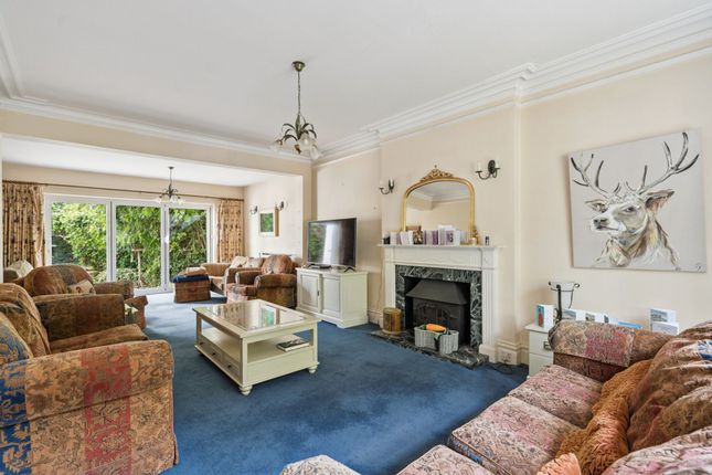 25 Finch Lane, Bushey photo 2