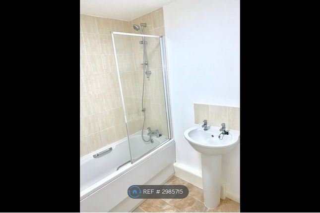 Flat 17, 1 Acklam Court, Beverley, East Riding Of Yorkshire photo 3