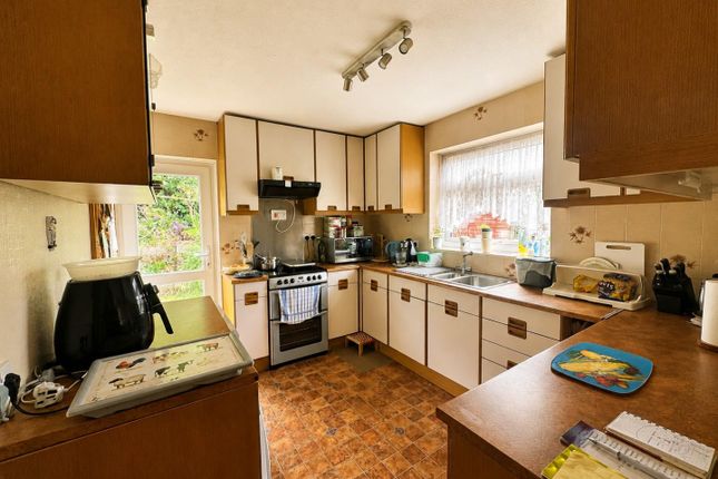 8, Orchard Leaze, Dursley photo 3
