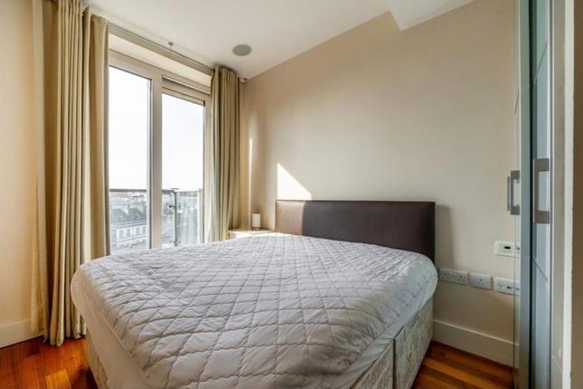 Flat for sale in Peninsula Apartments, Praed Street, Paddington, London