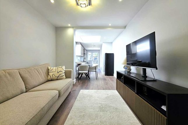 Flat 1, 127, Bellamy Drive, Stanmore photo 3