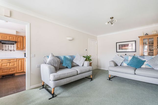 Flat 11, Priory Manor Chastleton Road, Swindon photo 4