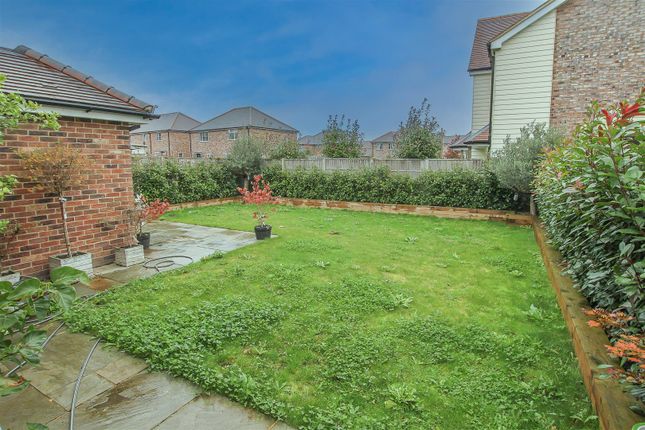 28, Little Ridings Lane, Ingatestone photo 4