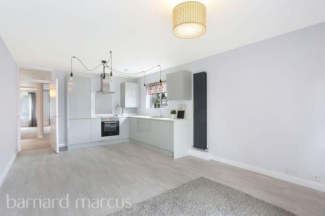 11, Pineridge, 80, Bells Hill, London photo 3
