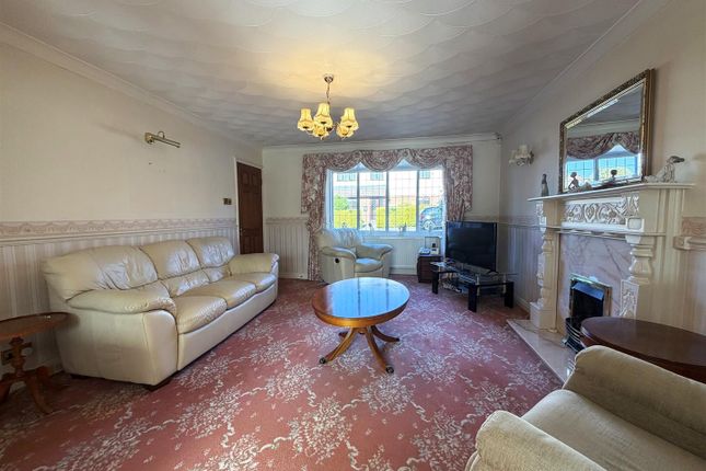 4, Whitsundale, Westhoughton photo 5