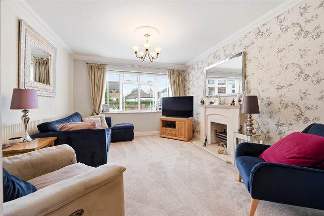 15, Colne Avenue, West Drayton photo 2