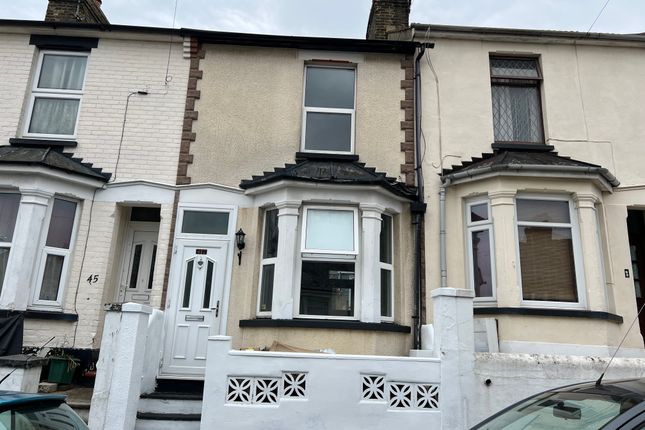 Thumbnail Terraced house to rent in Beaconsfield Rd, Chatham