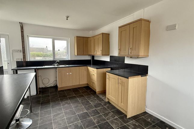 33, Maesgwern, Llanelli photo 5