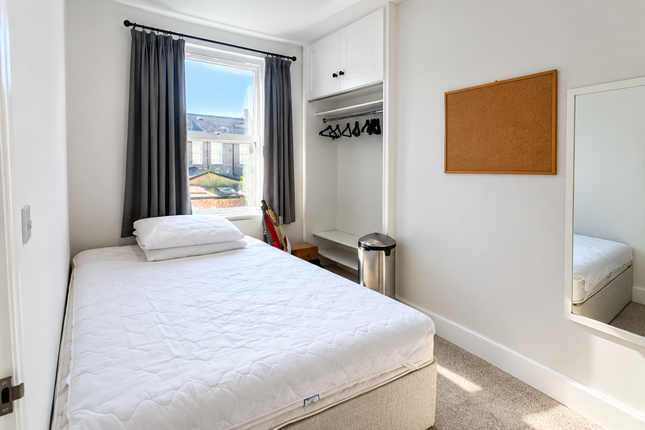 Flat 2, 14, Kellett Road, Brixton photo 5