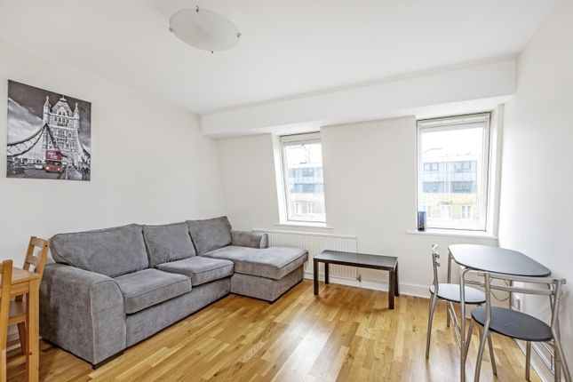 Thumbnail Flat to rent in Nevern Square, London