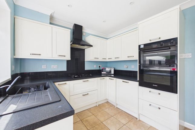 12, Bramley Avenue, Worcestershire photo 3