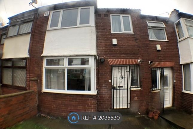 Terraced house to rent in Kelso Gardens, Leeds