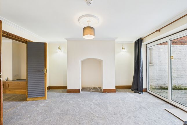 Basement Flat 18, Lansdown, Gloucestershire photo 4